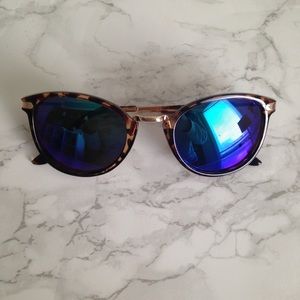 Brand new Forever 21 Mirrored Sunglasses