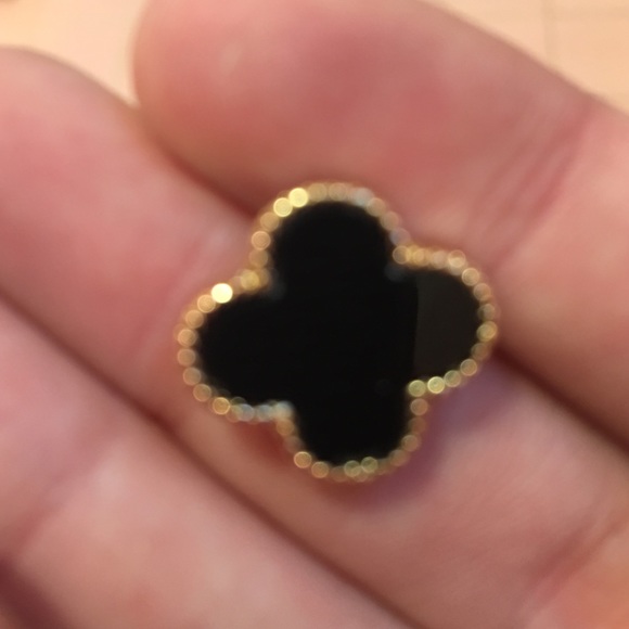 Real quaterfoil foil black earrings