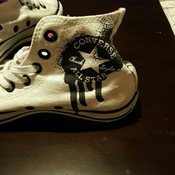 Converse shoes - Picture 2 of 3