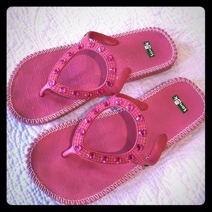 Sanuk pink flip flops