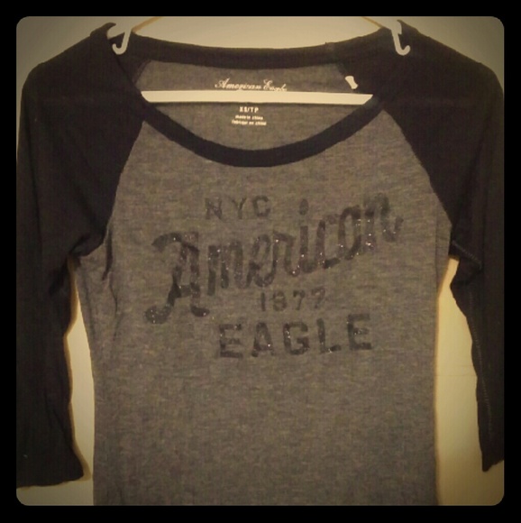 American Eagle quarter sleeve tee
