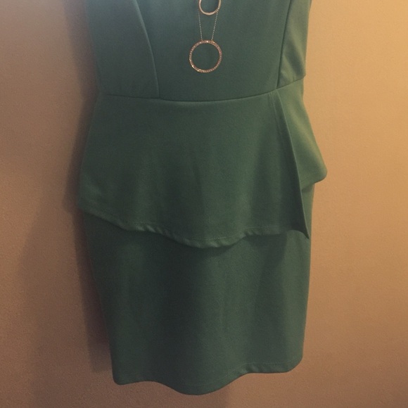 Dress - Picture 3 of 3