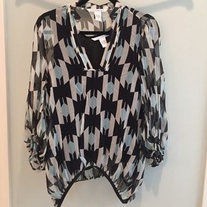 DianevonFurstenburg tribal print blouse size 4