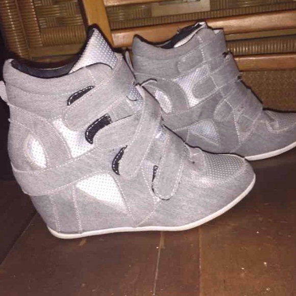 Sneaker Wedges - Picture 2 of 4