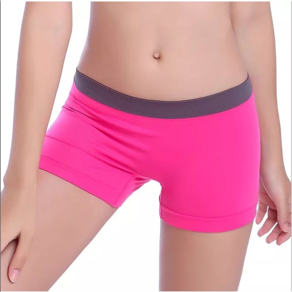 🌺 Yoga Workout Shorts 🌺 - Picture 2 of 2