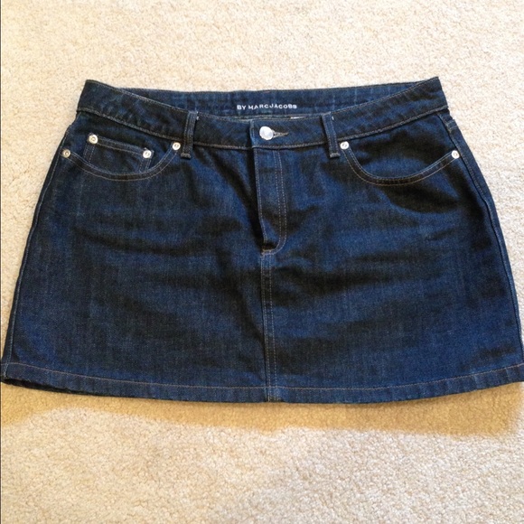 ⬇️ PRICE DROP ⬇️ Marc Jacobs jean mini skirt SZ 8