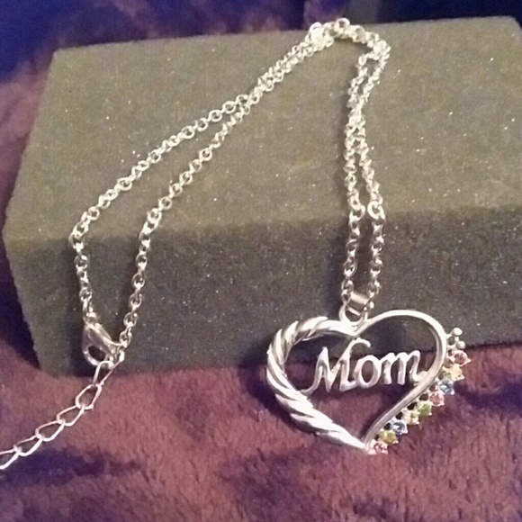 SOLD****Mom love pendant necklace - Picture 3 of 3