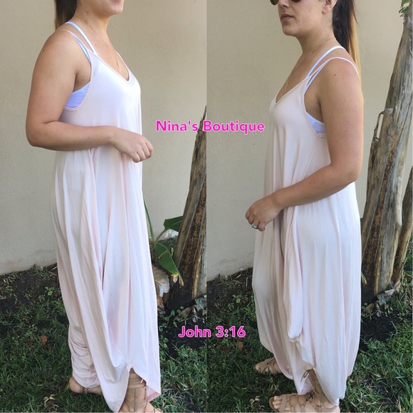 🔻clearance🔻Spaghetti strap jumpsuits - Picture 2 of 3