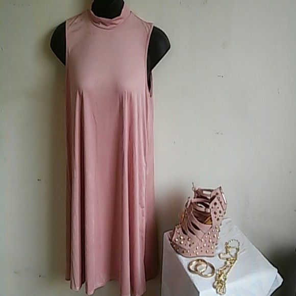 🎈SALE !Soft sued blush dress Nwot