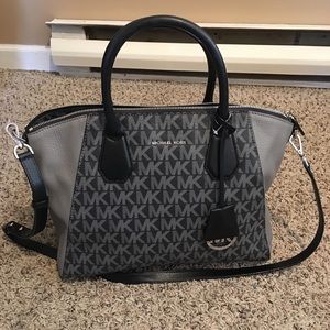 Looking for matching wallet!!