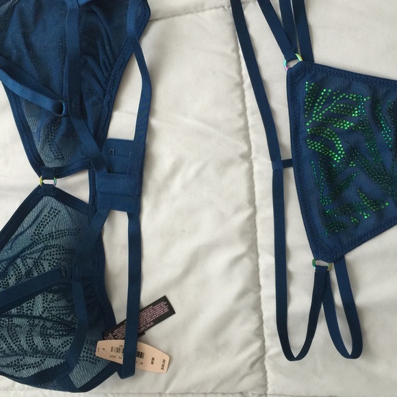 🔥VS BRALLETE set HTF🔥 - Picture 2 of 4