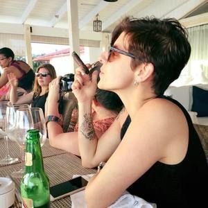 Meet your Posher, Naomi