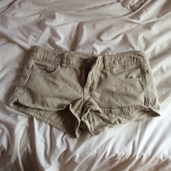 American Eagle khaki shorts