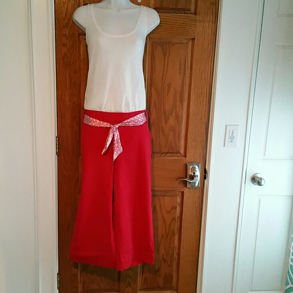 Style & Company red capris size 16