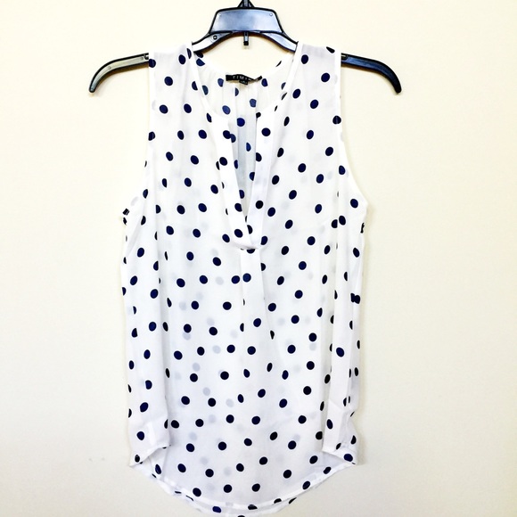| ‼️1 HOUR PRICE DROP‼️ | polka dot top - Picture 2 of 4