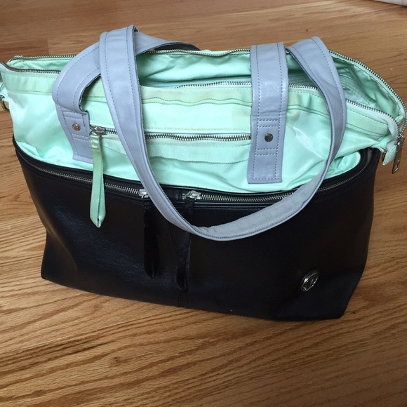Lulu Lemon Gym/Duffle Bag