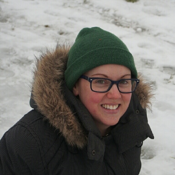 Meet your Posher, Caitlin - Picture 1 of 1