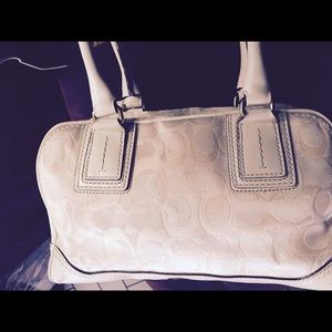 Coach purse like new! Grab it while you can!