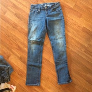 Levi Bold Curve Skinny