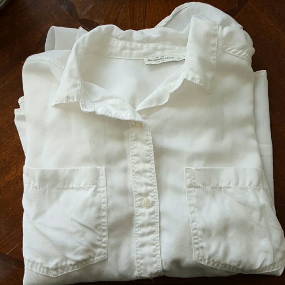 Abercrombie & Fitch white button down top