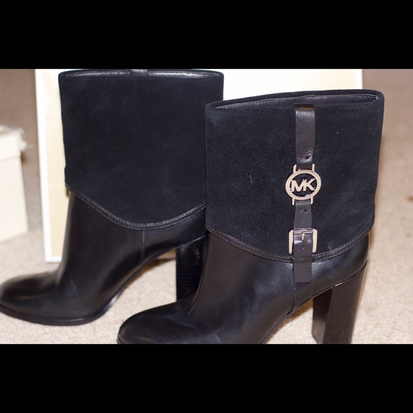 Michael Kors Fulton Bootie!!