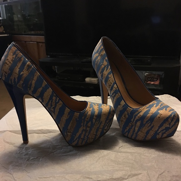 Blue zebra print heels! - Picture 4 of 4