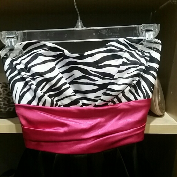 Strapless heart shaped dress - Picture 2 of 4