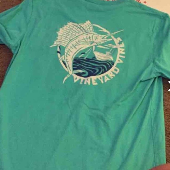 Vineyard vines t shirt size small men