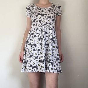 Adorable daisy summer dress
