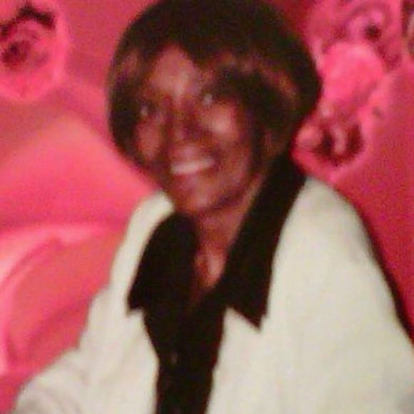 Meet your Posher, Stacie - Picture 1 of 1