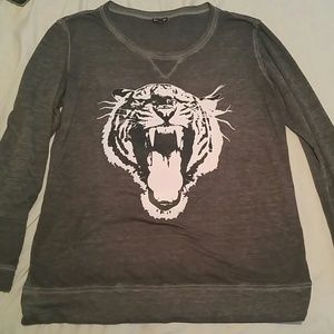 Express tiger shirt size XL