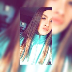 Meet your Posher, Alyssa