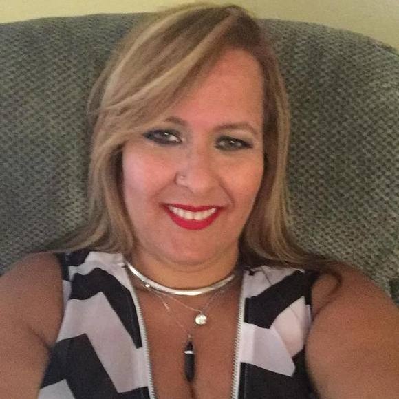 Meet your Posher, Damaris - Picture 1 of 1