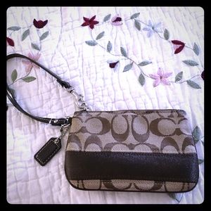 🎉COACH BROWN WRISTLET🎉