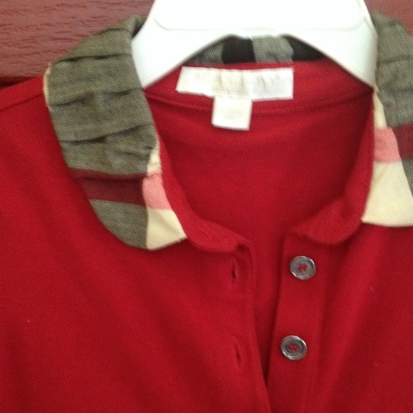 Girl burberry's shirt