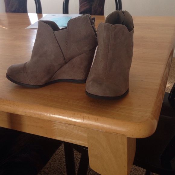 Booties ⚡️price firm⚡️