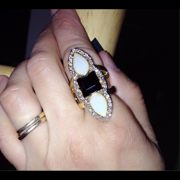 SALE⤵️ International Concepts Gold-Tone Drama Ring