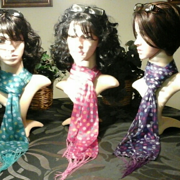 Spring scarves - Picture 3 of 3