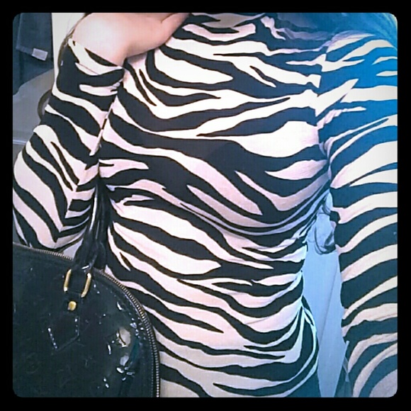🎉!!!HP!!!🎉 🎉 In charge zebra long sleeve blouse