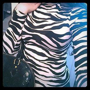 🎉!!!HP!!!🎉 🎉 In charge zebra long sleeve blouse