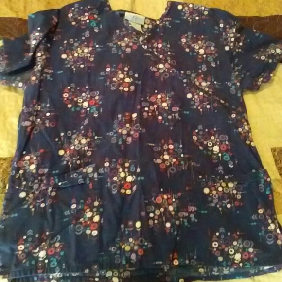 Scrub top