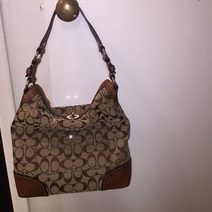 Large coach hobo bag! No signs of wear