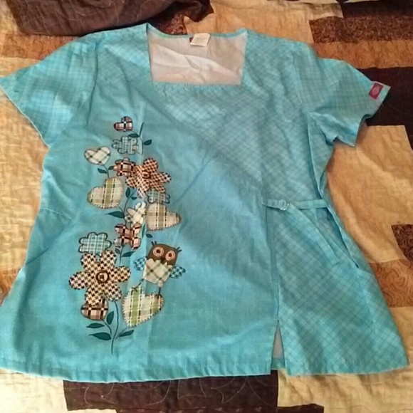 Scrub top never worn