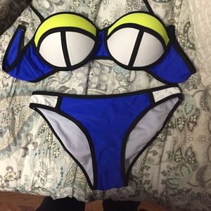 Triangl || Bikini