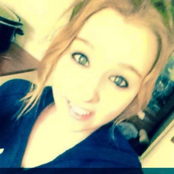 Meet your Posher, April - Picture 1 of 1