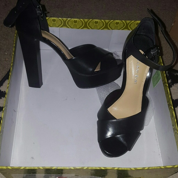 Gianni Bini heels - Picture 1 of 2