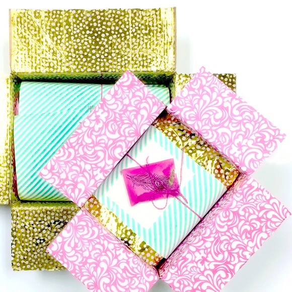 💌 Shipping Update 💌 - Picture 2 of 4