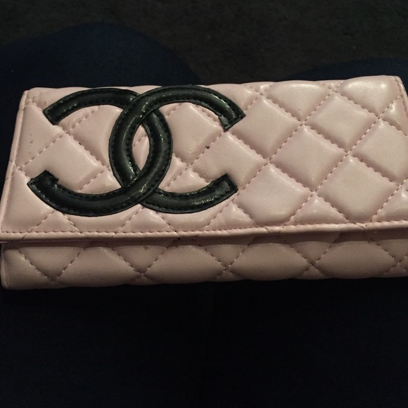 Gorgeous designer inspired wallet:)