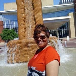 Meet your Posher, Charmaine