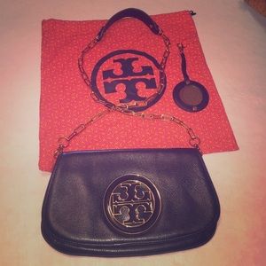 TORY BURCH LEATHER CLUTCH - NAVY